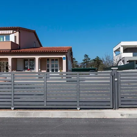 Veli Vrh Apartament *